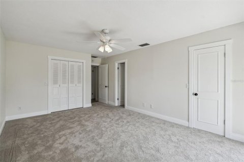 House in Winter Haven, Florida 3 bedrooms, 178.19 sq.m. № 1826975 - photo 15
