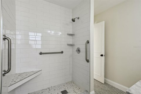 House in Winter Haven, Florida 3 bedrooms, 178.19 sq.m. № 1826975 - photo 19