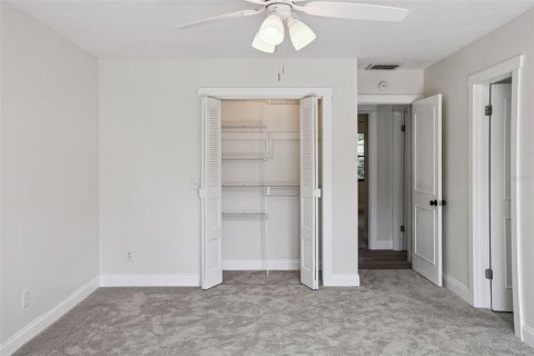House in Winter Haven, Florida 3 bedrooms, 178.19 sq.m. № 1826975 - photo 17