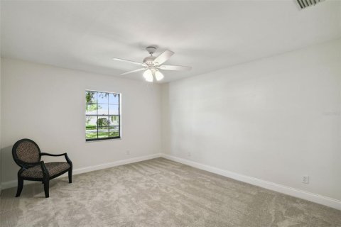 House in Winter Haven, Florida 3 bedrooms, 178.19 sq.m. № 1826975 - photo 6