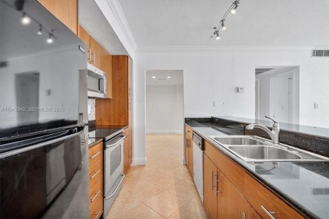 Condo in Bay Harbor Islands, Florida, 1 bedroom  № 2000294 - photo 8