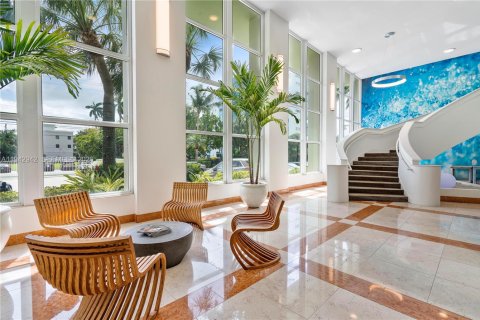 Condo in Bay Harbor Islands, Florida, 1 bedroom  № 2000294 - photo 17