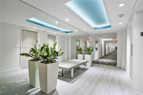 Condo in Bay Harbor Islands, Florida, 1 bedroom  № 2000294 - photo 18