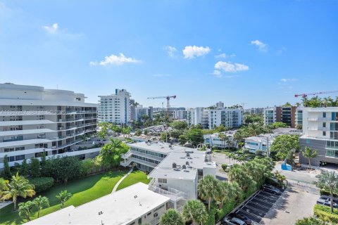 Condo in Bay Harbor Islands, Florida, 1 bedroom  № 2000294 - photo 4