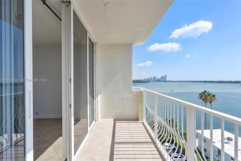 Condo in Bay Harbor Islands, Florida, 1 bedroom  № 2000294 - photo 2