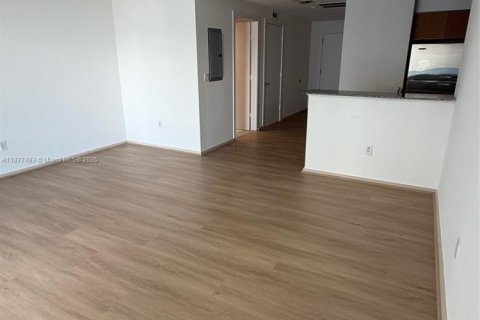 Condominio en alquiler en Miami, Florida, 56.95 m2 № 1924322 - foto 3