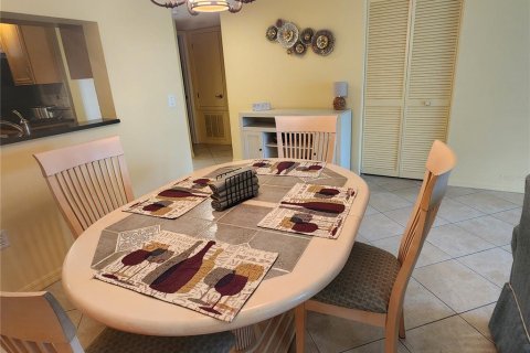 Condominio en alquiler en Bradenton, Florida, 2 dormitorios, 96.8 m2 № 1822866 - foto 11