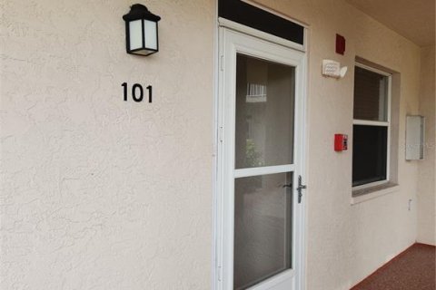 Condominio en alquiler en Bradenton, Florida, 2 dormitorios, 96.8 m2 № 1822866 - foto 5