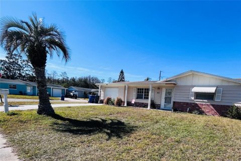 House in Holiday, Florida 3 bedrooms, 98.1 sq.m. № 1590648 - photo 5