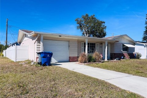 House in Holiday, Florida 3 bedrooms, 98.1 sq.m. № 1590648 - photo 7