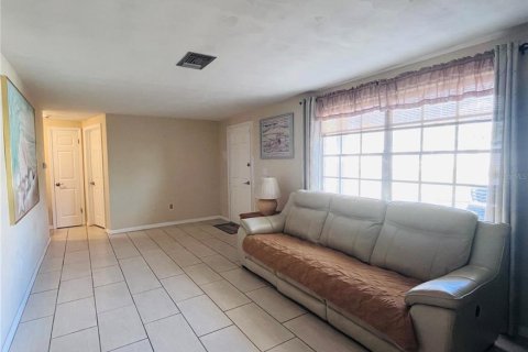 House in Holiday, Florida 3 bedrooms, 98.1 sq.m. № 1590648 - photo 8