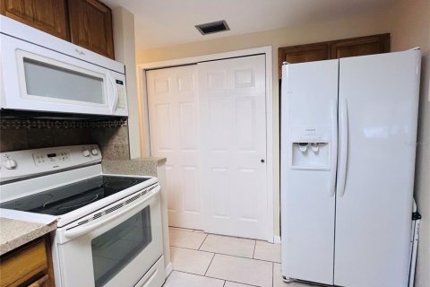 House in Holiday, Florida 3 bedrooms, 98.1 sq.m. № 1590648 - photo 19