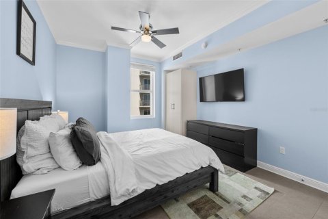 Condo in Tampa, Florida, 2 bedrooms  № 1654060 - photo 11