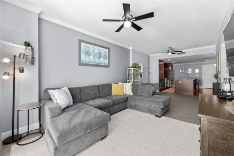 Condo in Tampa, Florida, 2 bedrooms  № 1654060 - photo 9