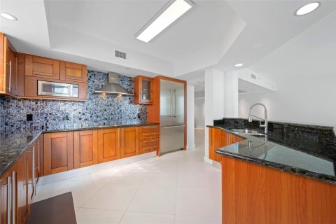 Copropriété à vendre à Aventura, Floride: 3 chambres, 285.49 m2 № 2251599 - photo 10