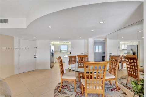 Condo in Lake Park, Florida, 2 bedrooms  № 2045766 - photo 5