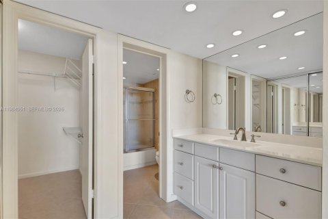 Condo in Lake Park, Florida, 2 bedrooms  № 2045766 - photo 20