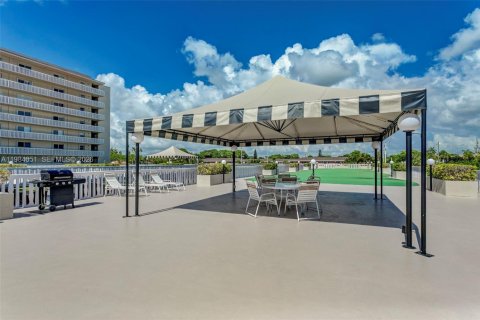 Condo in Lake Park, Florida, 2 bedrooms  № 2045766 - photo 30