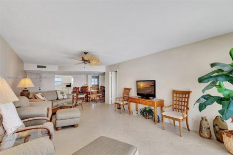 Condo in Lake Park, Florida, 2 bedrooms  № 2045766 - photo 4