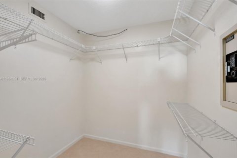 Condo in Lake Park, Florida, 2 bedrooms  № 2045766 - photo 23