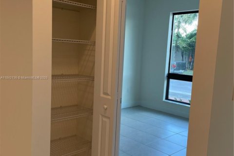 Condo in Doral, Florida, 3 bedrooms in URBANA  № 1834495 - photo 27