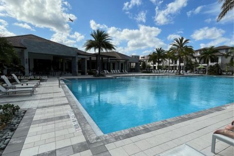 Condo in Doral, Florida, 3 bedrooms in URBANA  № 1834495 - photo 9