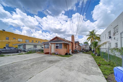 Terreno en venta en Miami, Florida № 1821743 - foto 1