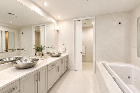 Copropriété à vendre à Orlando, Floride: 4 chambres, 294.69 m2 № 2427510 - photo 16