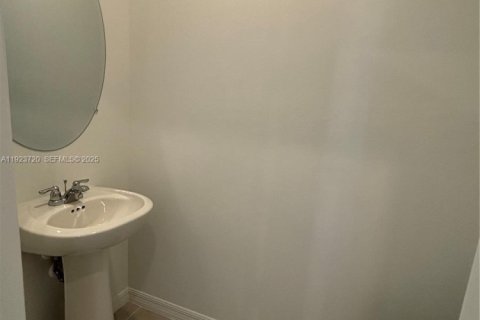 Снять в аренду таунхаус в Форт Майерс, Флорида 3 спальни, № 2039045 - фото 10