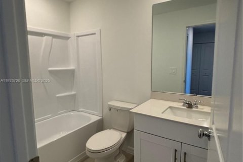 Снять в аренду таунхаус в Форт Майерс, Флорида 3 спальни, № 2039045 - фото 16