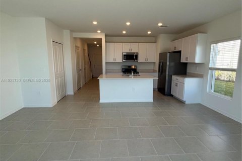 Снять в аренду таунхаус в Форт Майерс, Флорида 3 спальни, № 2039045 - фото 7