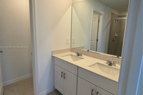 Снять в аренду таунхаус в Форт Майерс, Флорида 3 спальни, № 2039045 - фото 20