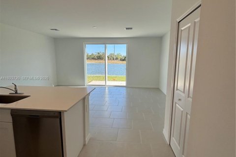 Снять в аренду таунхаус в Форт Майерс, Флорида 3 спальни, № 2039045 - фото 4