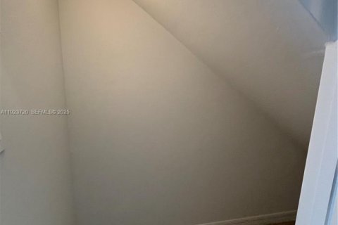 Снять в аренду таунхаус в Форт Майерс, Флорида 3 спальни, № 2039045 - фото 11