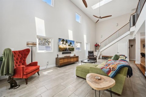 Casa en venta en Saint Petersburg, Florida, 4 dormitorios, 280.19 m2 № 1757105 - foto 19
