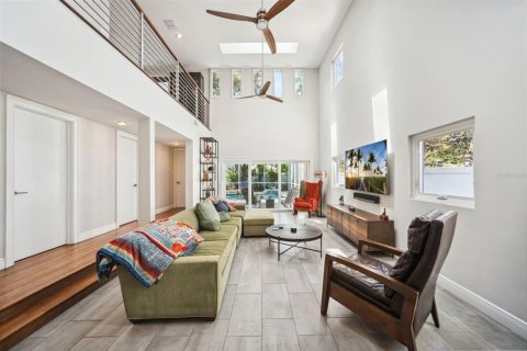 Casa en venta en Saint Petersburg, Florida, 4 dormitorios, 280.19 m2 № 1757105 - foto 18