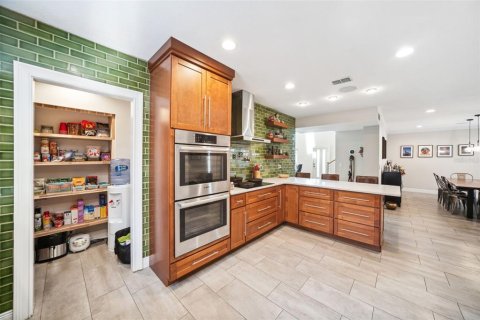 Casa en venta en Saint Petersburg, Florida, 4 dormitorios, 280.19 m2 № 1757105 - foto 7