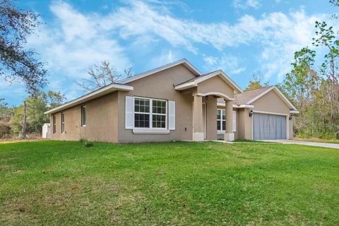House in Ocala, Florida 3 bedrooms, 179.86 sq.m. № 2294845
