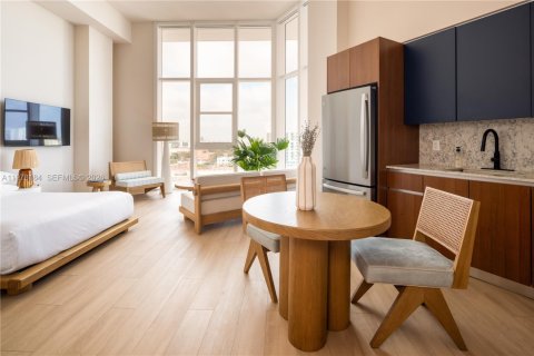 Apartamento en alquiler en Miami, Florida, 56.11 m2 № 2042611 - foto 1