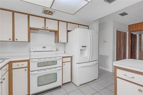 House in Tampa, Florida 4 bedrooms, 223.52 sq.m. № 1762130 - photo 12