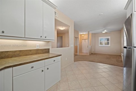 Condo in Tamarac, Florida, 2 bedrooms  № 2038439 - photo 6
