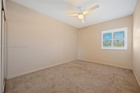 Condo in Tamarac, Florida, 2 bedrooms  № 2038439 - photo 20