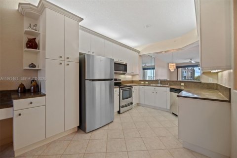 Condo in Tamarac, Florida, 2 bedrooms  № 2038439 - photo 5