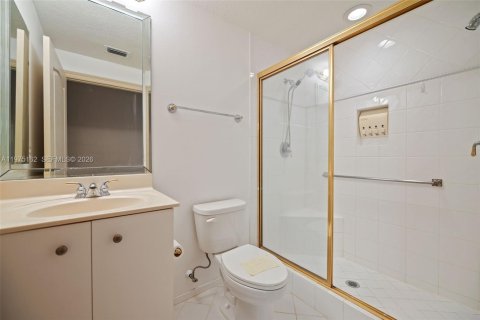 Condo in Tamarac, Florida, 2 bedrooms  № 2038439 - photo 19