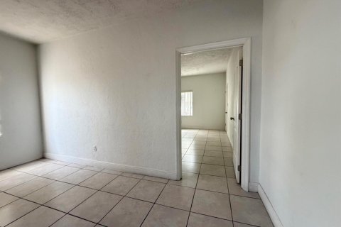 Apartamento en alquiler en Homestead, Florida, 2 dormitorios, 439.61 m2 № 2177229 - foto 10