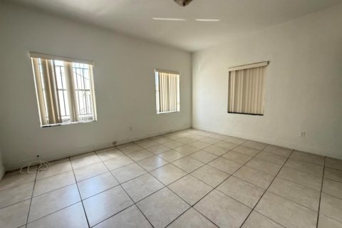 Apartamento en alquiler en Homestead, Florida, 2 dormitorios, 439.61 m2 № 2177229 - foto 7