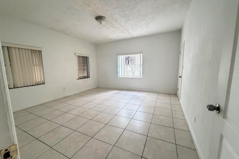 Apartamento en alquiler en Homestead, Florida, 2 dormitorios, 439.61 m2 № 2177229 - foto 6
