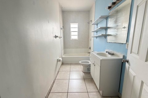 Apartamento en alquiler en Homestead, Florida, 2 dormitorios, 439.61 m2 № 2177229 - foto 8