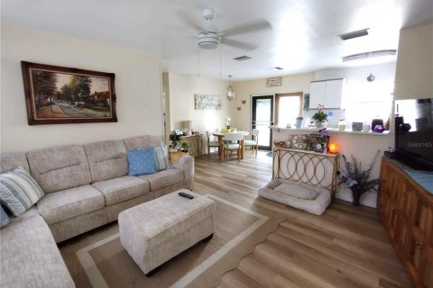Casa en venta en Redington Beach, Florida, 3 dormitorios, 116.69 m2 № 1813687 - foto 4