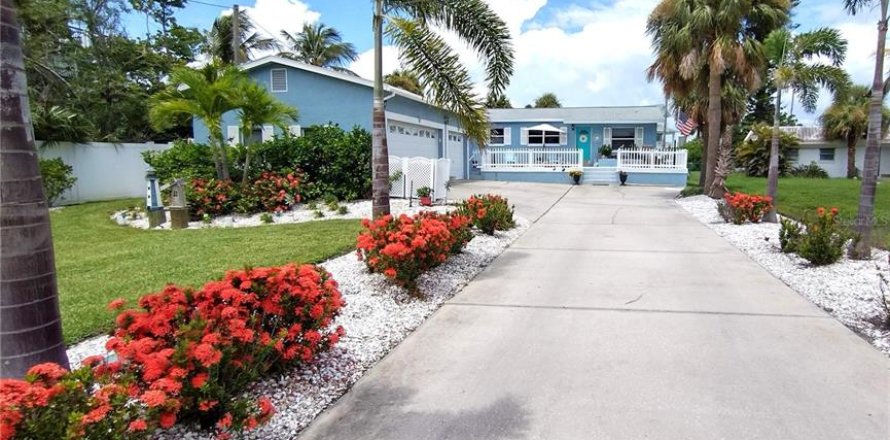 Casa en Redington Beach, Florida 3 dormitorios, 116.69 m2 № 1813687